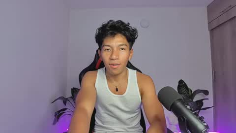 Snapshot of amdrix21 chatting on 02/14/25, 12:51 Amdrix online show from 02/14/25, 12:51