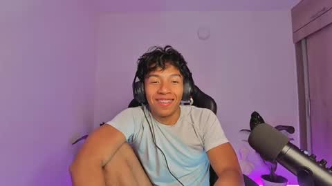 Snapshot of amdrix21 chatting on 02/14/25, 05:19 Amdrix online show from 02/14/25, 05:19