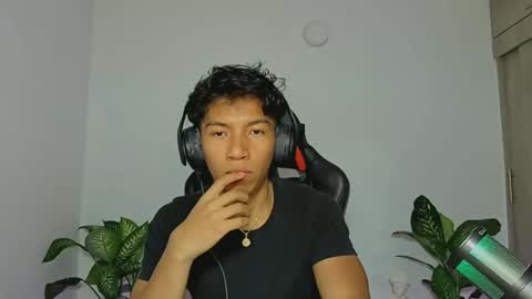 Snapshot of amdrix21 chatting on 02/16/25, 03:37 Amdrix online show from 02/16/25, 03:37