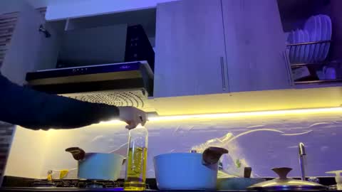 Snapshot of amdrix21 chatting on 02/17/25, 12:54 Amdrix online show from 02/17/25, 12:54