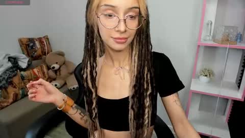 Ameli online show from 11/23/25, 01:05