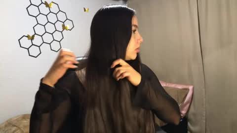 Amelia online show from 11/13/25, 12:15