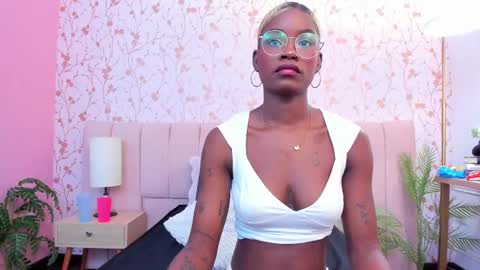 Snapshot of amelia_adms chatting on 11/19/25, 07:14 Amelia Adams online show from 11/19/25, 07:14