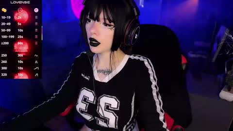 Snapshot of amelia_aley_ chatting on 10/23/25, 10:58 Amelia Aley  online show from 10/23/25, 10:58