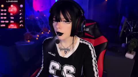 Snapshot of amelia_aley_ chatting on 10/26/25, 10:21 Amelia Aley  online show from 10/26/25, 10:21