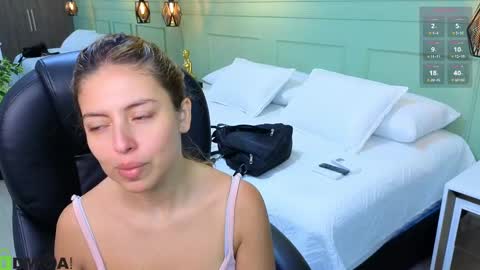 AMELIA online show from 09/18/25, 07:38