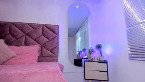 amelia_fry online show from 10/15/25, 08:20