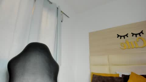 Snapshot of amelia_jones__ chatting on 05/16/26, 12:37 MILYX online show from 05/16/26, 12:37