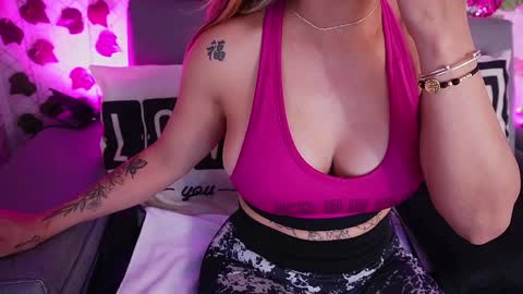 Amelia online show from 01/31/25, 03:09