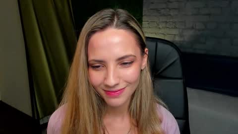 Snapshot of amelia_meili chatting on 11/27/25, 12:51 amelia_meili online show from 11/27/25, 12:51