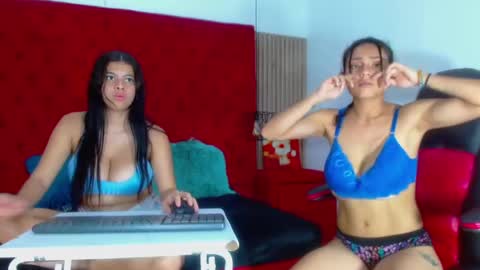 Amelia AND Emily online show from 12/04/24, 07:34