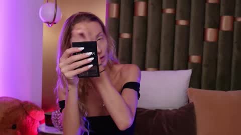 Snapshot of ameliaangell chatting on 09/24/25, 04:16 Amelia online show from 09/24/25, 04:16