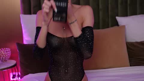 Snapshot of ameliaangell chatting on 10/08/25, 03:37 Amelia online show from 10/08/25, 03:37