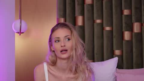 Snapshot of ameliaangell chatting on 12/03/25, 08:56 Amelia online show from 12/03/25, 08:56