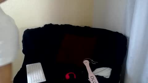 Snapshot of ameliacastro chatting on 12/15/25, 05:06 Amalia Castro online show from 12/15/25, 05:06