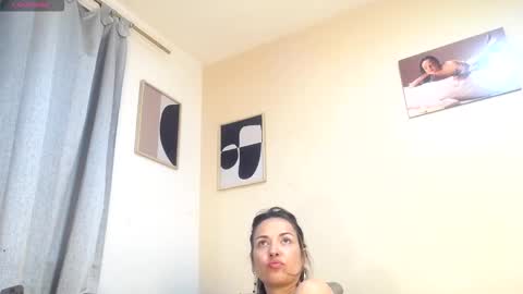 Amalia Castro online show from 02/03/26, 06:22