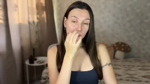 Snapshot of ameliahenderson chatting on 09/21/25, 02:08 Ameli online show from 09/21/25, 02:08