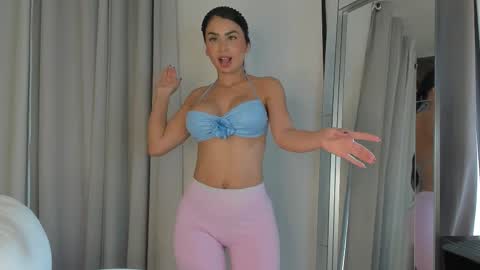 Snapshot of ameliajones_1 chatting on 01/13/26, 07:08 Ameliajones online show from 01/13/26, 07:08