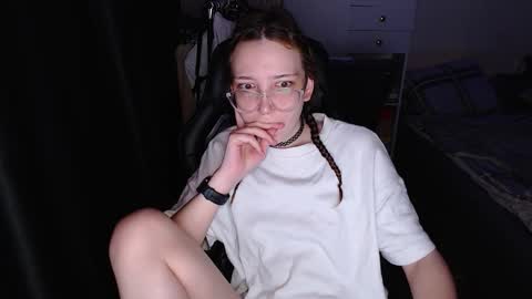 Snapshot of ameliakamishiro chatting on 11/24/25, 02:22 Amelia online show from 11/24/25, 02:22