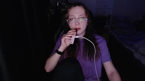 Snapshot of ameliakamishiro chatting on 11/26/25, 04:19 Amelia online show from 11/26/25, 04:19