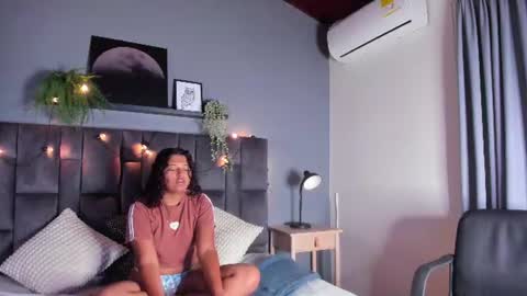 amelialaurent_ online show from 06/14/26, 11:45