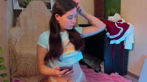 Snapshot of amelialy chatting on 12/15/25, 07:12 amelialy online show from 12/15/25, 07:12