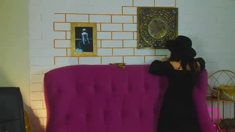 Amelia online show from 01/19/25, 11:34