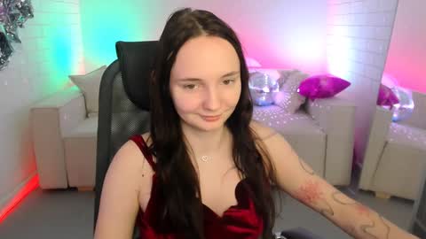 Amelia online show from 02/06/25, 08:29