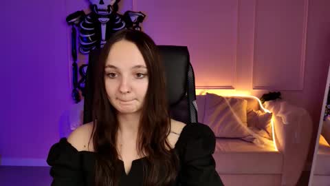 Amelia online show from 10/24/25, 10:55