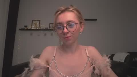 Amelia   online show from 03/09/25, 06:21