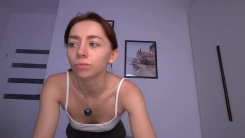 Snapshot of ameliamber0 chatting on 10/05/25, 08:23 Amelia online show from 10/05/25, 08:23