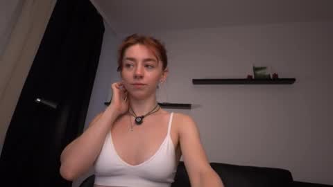 Snapshot of ameliamber0 chatting on 10/11/25, 08:13 Amelia online show from 10/11/25, 08:13