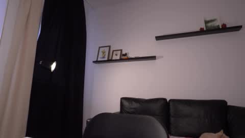 Snapshot of ameliamber0 chatting on 10/12/25, 08:24 Amelia online show from 10/12/25, 08:24