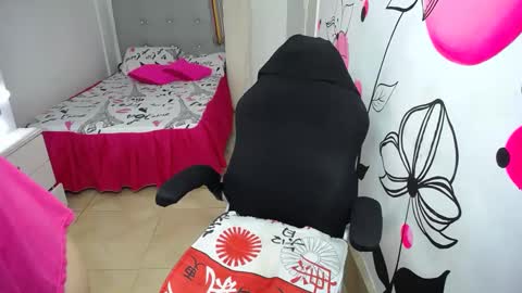 Amelia online show from 09/18/25, 11:40