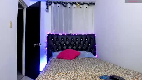 ameliasexdoll online show from 03/12/25, 05:57