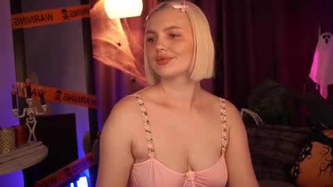  Amelia  online show from 10/28/25, 05:44