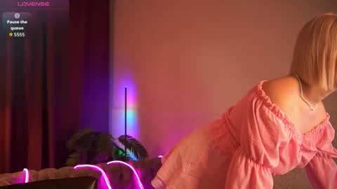  Amelia  online show from 11/28/25, 04:15