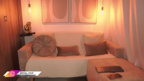 Snapshot of amelie_gonzalez chatting on 11/20/25, 09:14 online show from 11/20/25, 09:14