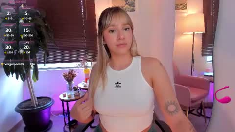 Amelie Graham online show from 06/17/26, 06:31