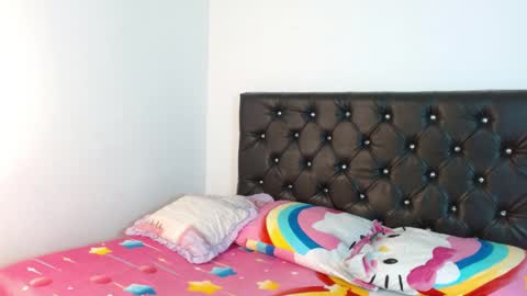 Ameliejoness  online show from 04/30/26, 08:57