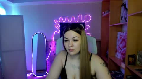 Snapshot of ameliepeach chatting on 04/25/26, 04:59 Amelie online show from 04/25/26, 04:59