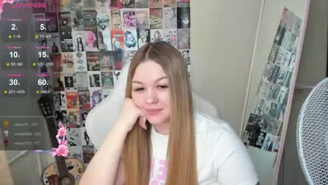 Snapshot of ameliepeach chatting on 05/01/26, 01:48 Amelie online show from 05/01/26, 01:48