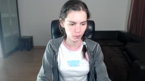 Amelie online show from 09/17/25, 04:19