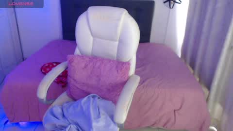 Amelie  online show from 05/01/26, 03:38