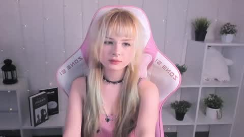 Snapshot of ameliia_backer chatting on 04/17/26, 02:47 Amelia online show from 04/17/26, 02:47