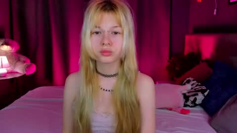 Snapshot of ameliia_backer chatting on 06/11/26, 02:00 Amelia online show from 06/11/26, 02:00