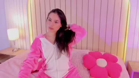 Amelia online show from 11/18/25, 11:37