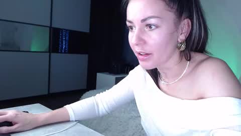 amelinamersi online show from 12/18/25, 05:52