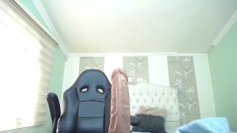Amell Thomson online show from 12/11/24, 02:11