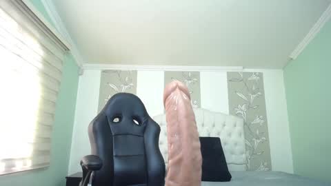 Amell Thomson online show from 12/12/24, 02:00
